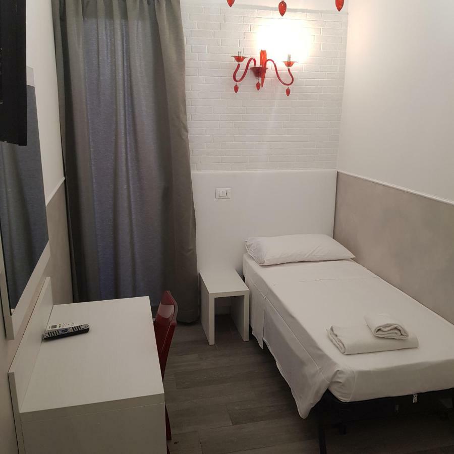 רומא Rubino Guest House מראה חיצוני תמונה